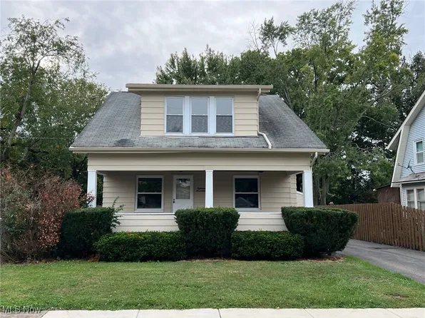 1817 Clermont Ave NE, Warren, OH 44483