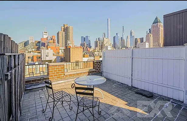 Rented by EXR | media 1