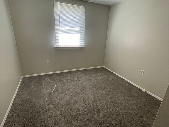 4th image of 920 Dunbar St