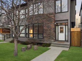 2018 W 37th St SW, Calgary, AB T3E 3A6