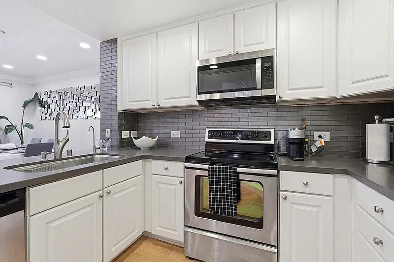 2 bed, 2.0 bath, 1274 sqft, $3,298 — Photo 1