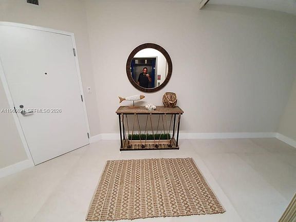 2nd image of 16385 Biscayne Blvd #507