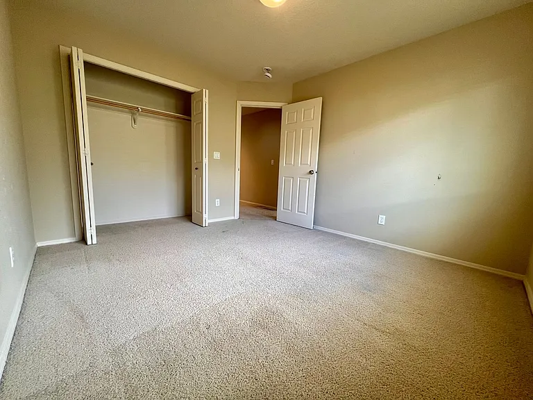 1048 SE Tamora Ave — Photo 10
