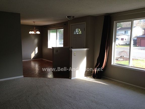3rd image of 1725 Riverview Dr NE