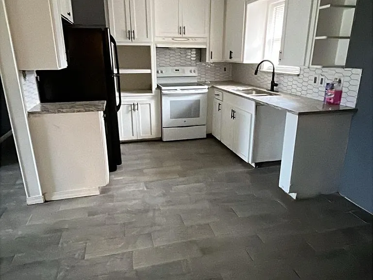 629 Bel Air Dr — Photo 9