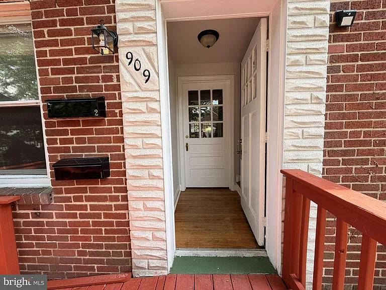 909 E Lake Ave #1 — Photo 30