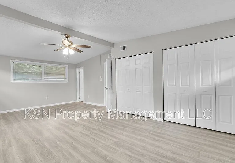 117 Windsor Rd — Photo 23