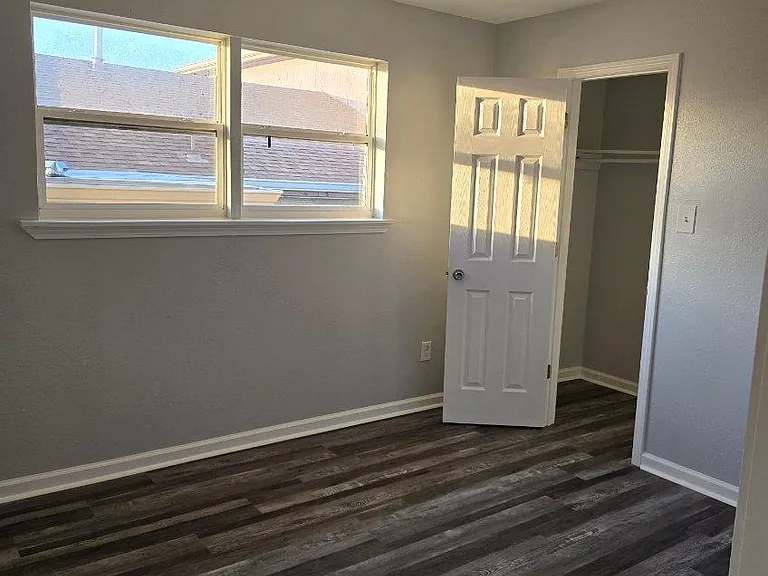 6087 Wildair Dr — Photo 5