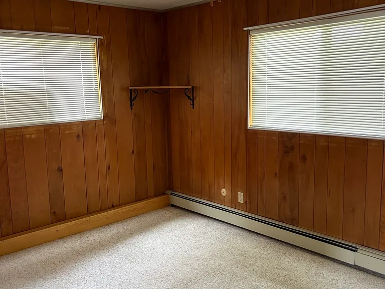 202 Legget Ave — Photo 9