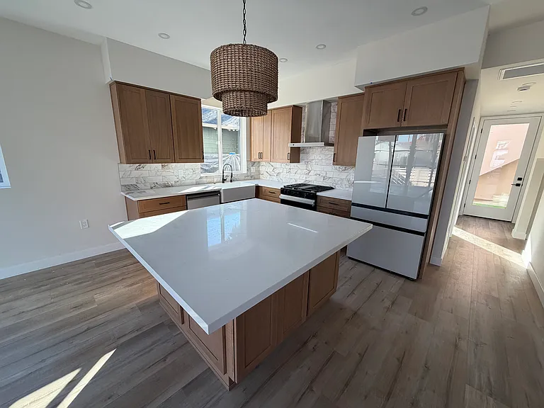 247 Elder Ave #1 — Photo 6
