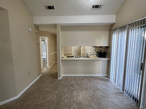 4th image of 10 Viking Dr NW APT F