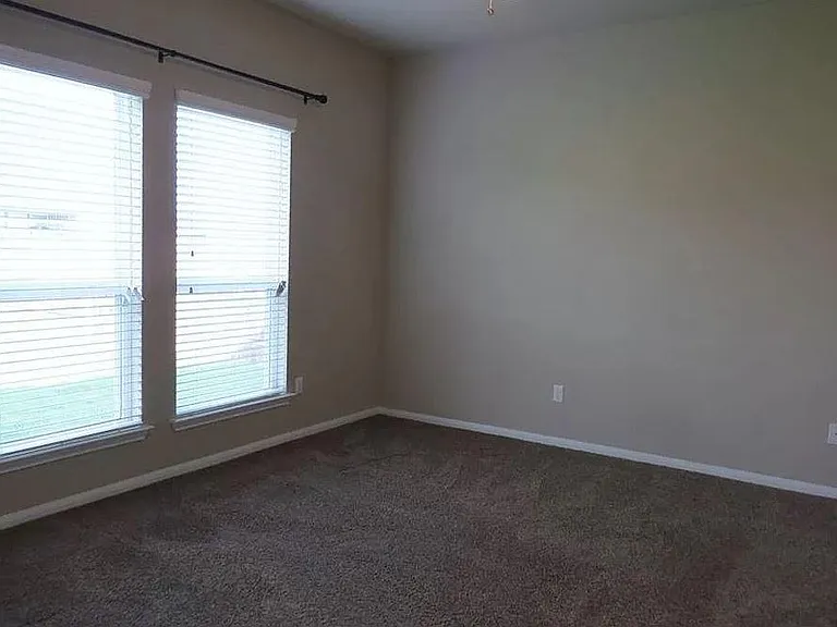 517 Wedgwood Dr — Photo 11