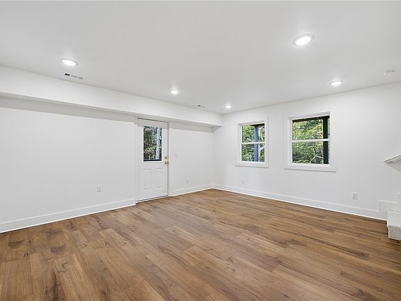 4th image of 12 Portpatrick Ln