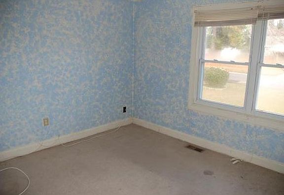 5th image of 1202 Freedom Ave
