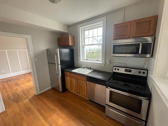 3rd image of 629 Oak Hill Ave APT 3