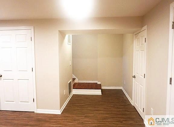 5th image of 10 Victoria Dr #510