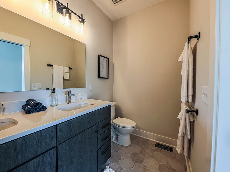 366 Zimpfer St — Photo 32