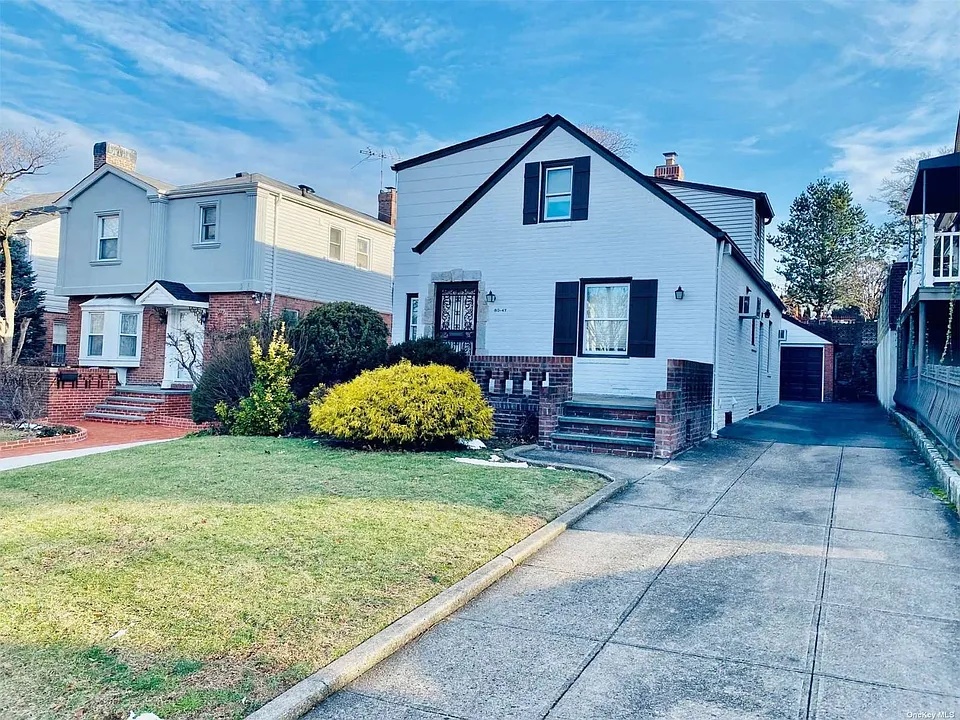 80-47 Chevy Chase St
