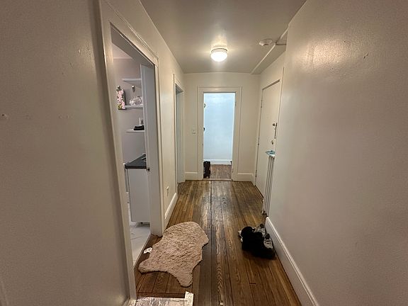 4th image of 52 Fenway APT 2