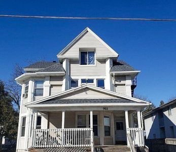 911 Wisconsin St, Oshkosh, WI, 54901