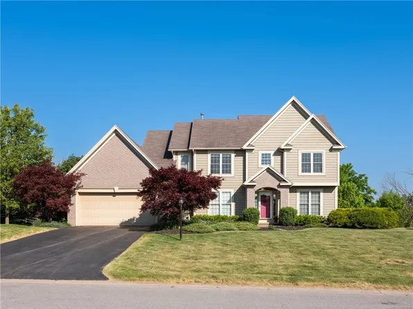6867 Chestnut Hl, Victor, NY 14564