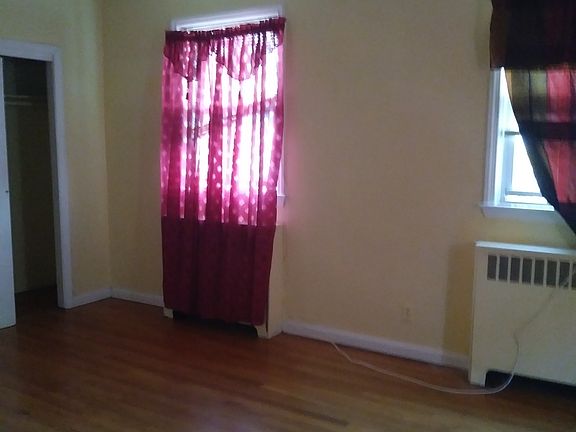 4th image of 4420 De Reimer Ave