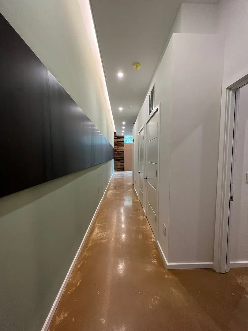 Building Photo - 1306 Walnut LLC