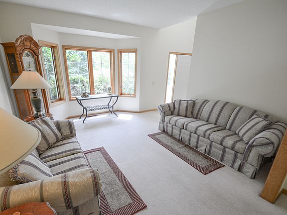 4th image of 3312 Commonwealth Ct