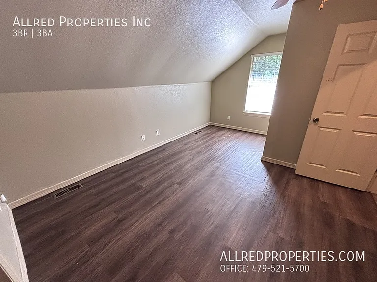 114 S Ray Ave — Photo 10