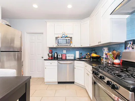 Rented by Re/Max In The City | media 23