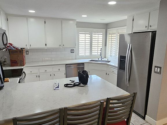 4th image of 42704 Sand Dune Dr