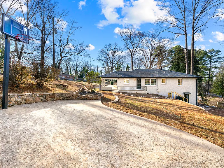 932 Mount Airy Dr SW — Photo 29