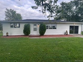 5825 N Kline Rd, Lewiston, NY 14092