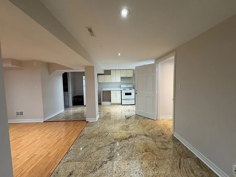 93 Surrey Ave — Photo 12
