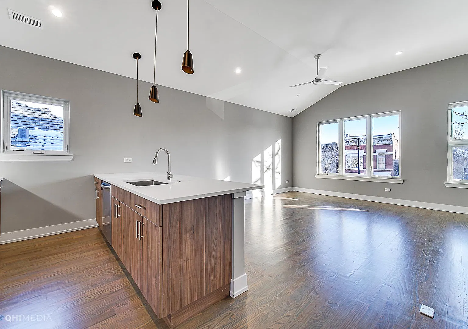 3 bed, $2,795 — Photo 3