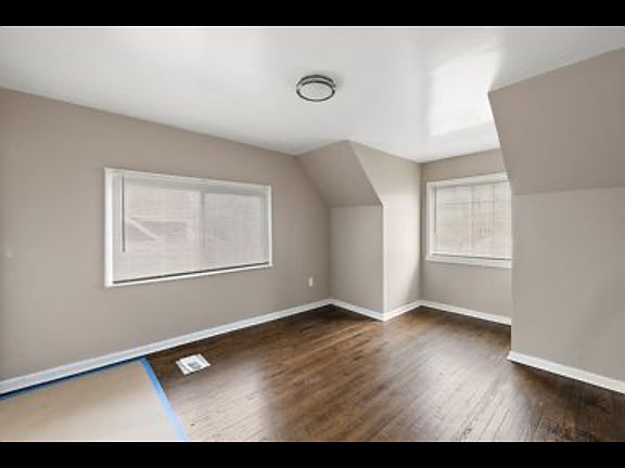 4th image of 11336 Winthrop St