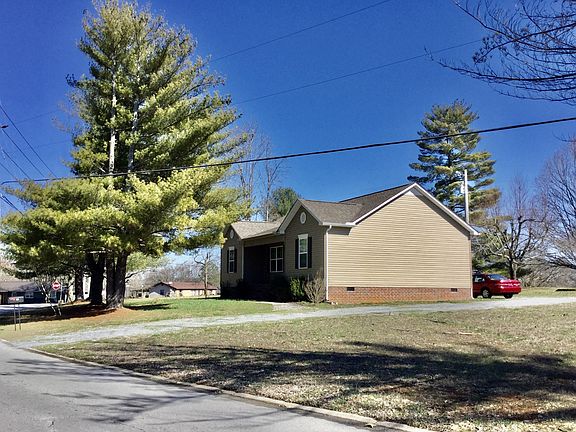 4th image of 401 S Hillcrest Dr