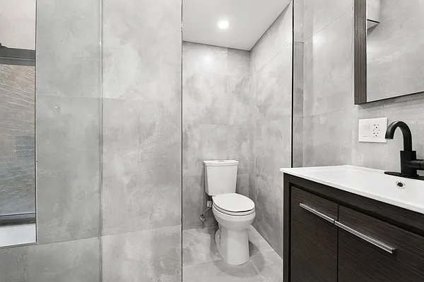 Rented by REAL New York | media 22