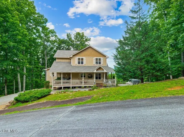1706 Deer Valley Drive, Warne, NC 28909