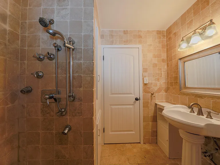 10038 Lazy Oaks St — Photo 9