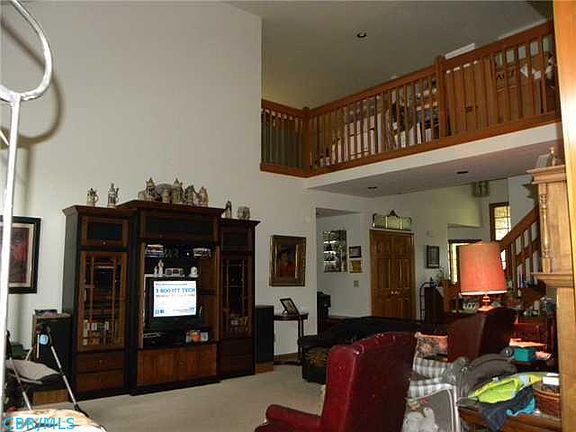 5th image of 1109 Hooverview Dr