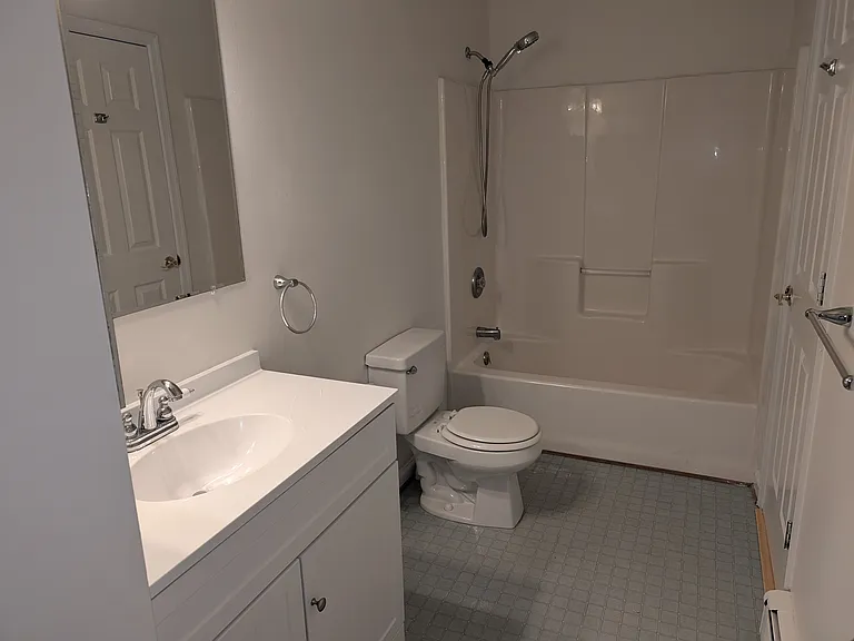 7430 Bayside Rd — Photo 17