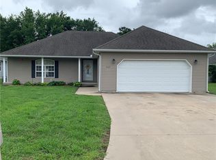 517 Brooklyn Ct, Frontenac, KS 66763
