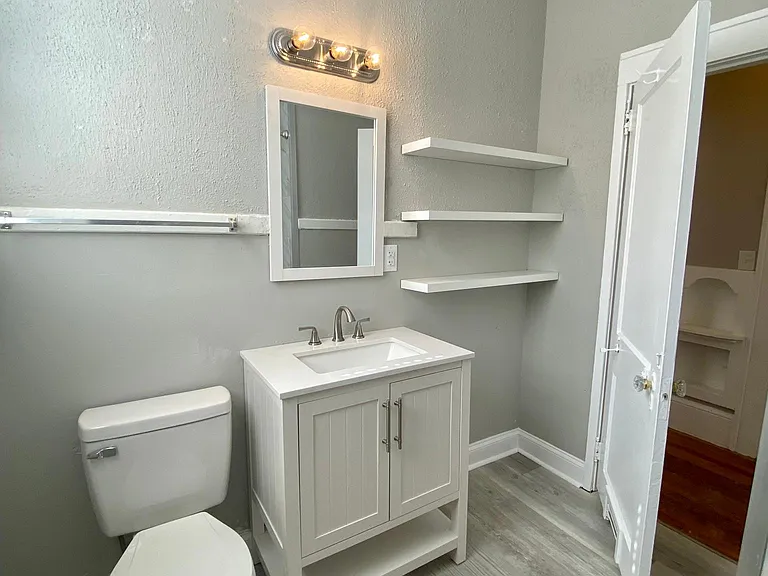 943 E Fairview Ave — Photo 15
