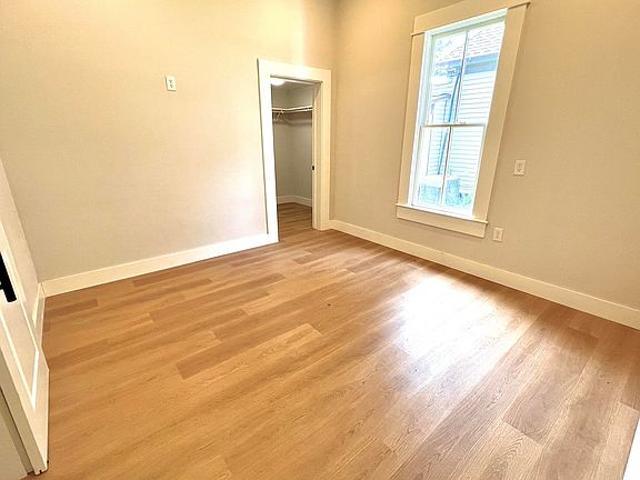 4th image of 1014 Iris St