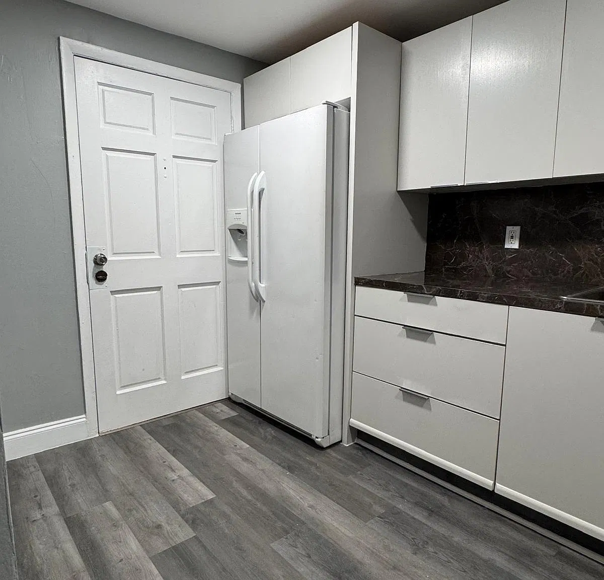 2 bed, 990 sqft, $2,000 — Photo 2