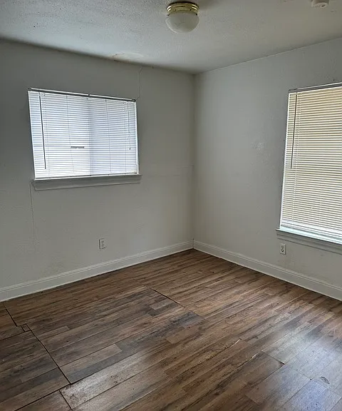 4911 Longfellow Blvd — Photo 8