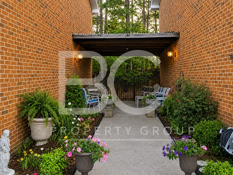 Green Valley Hoover Apartments — Photo 16