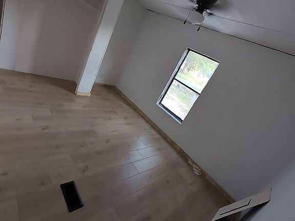 3rd image of 503 Fannin St
