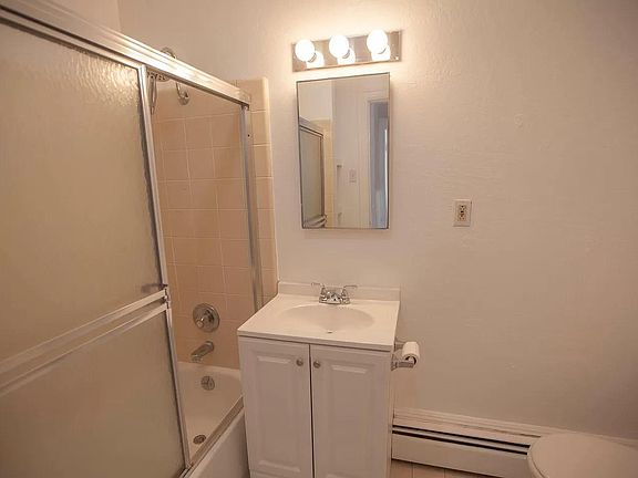 5th image of 703 Baker St #703